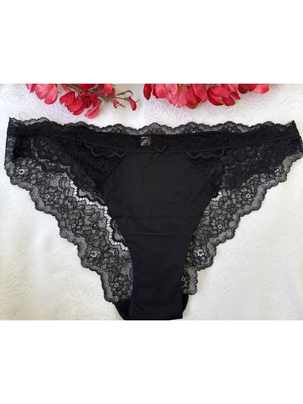 VICTORIA'S SECRET L BLACK DREAM ANGELS SILK LACE TANGA CHEEKINI PANTIES NWT